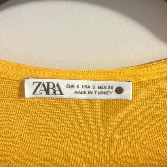 Zara Floral Jacquard Knotted Bodysuit Sz S in Gold Flowy Sleeves Snap Buttons - Picture 8 of 9